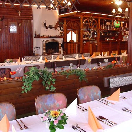 Lovecky Hotel Jivak Loučeň Kültér fotó