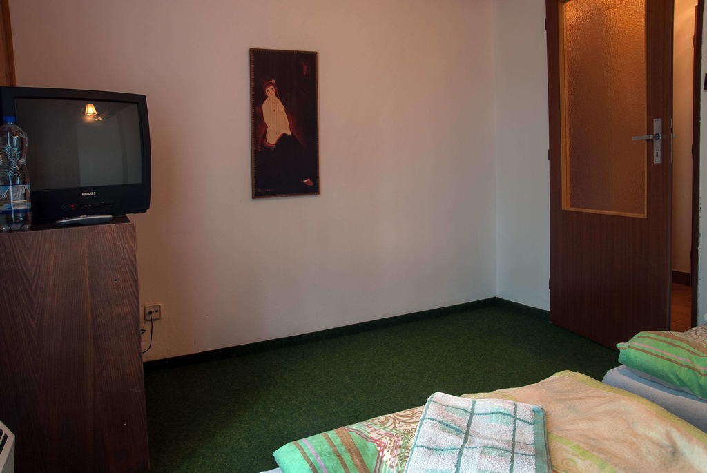 Lovecky Hotel Jivak Loučeň Szoba fotó