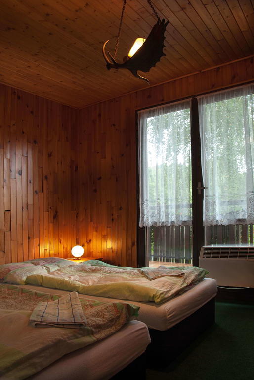 Lovecky Hotel Jivak Loučeň Szoba fotó