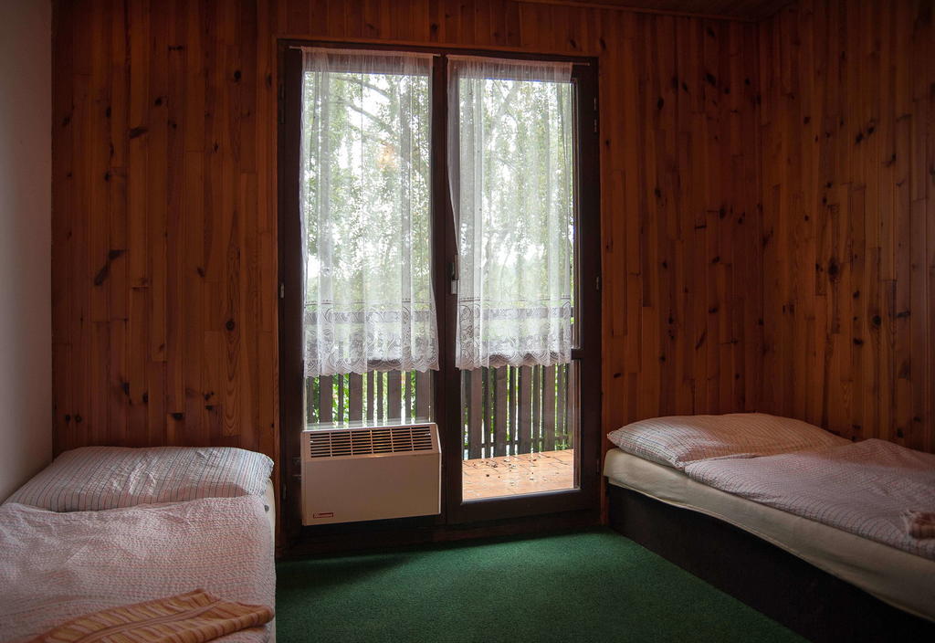 Lovecky Hotel Jivak Loučeň Szoba fotó
