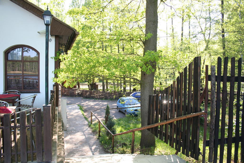 Lovecky Hotel Jivak Loučeň Kültér fotó