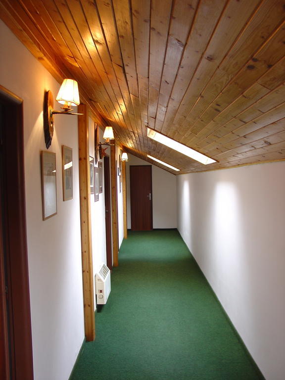 Lovecky Hotel Jivak Loučeň Kültér fotó