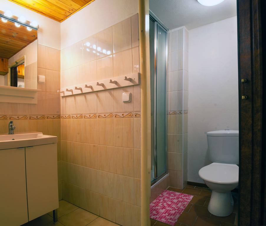 Lovecky Hotel Jivak Loučeň Kültér fotó